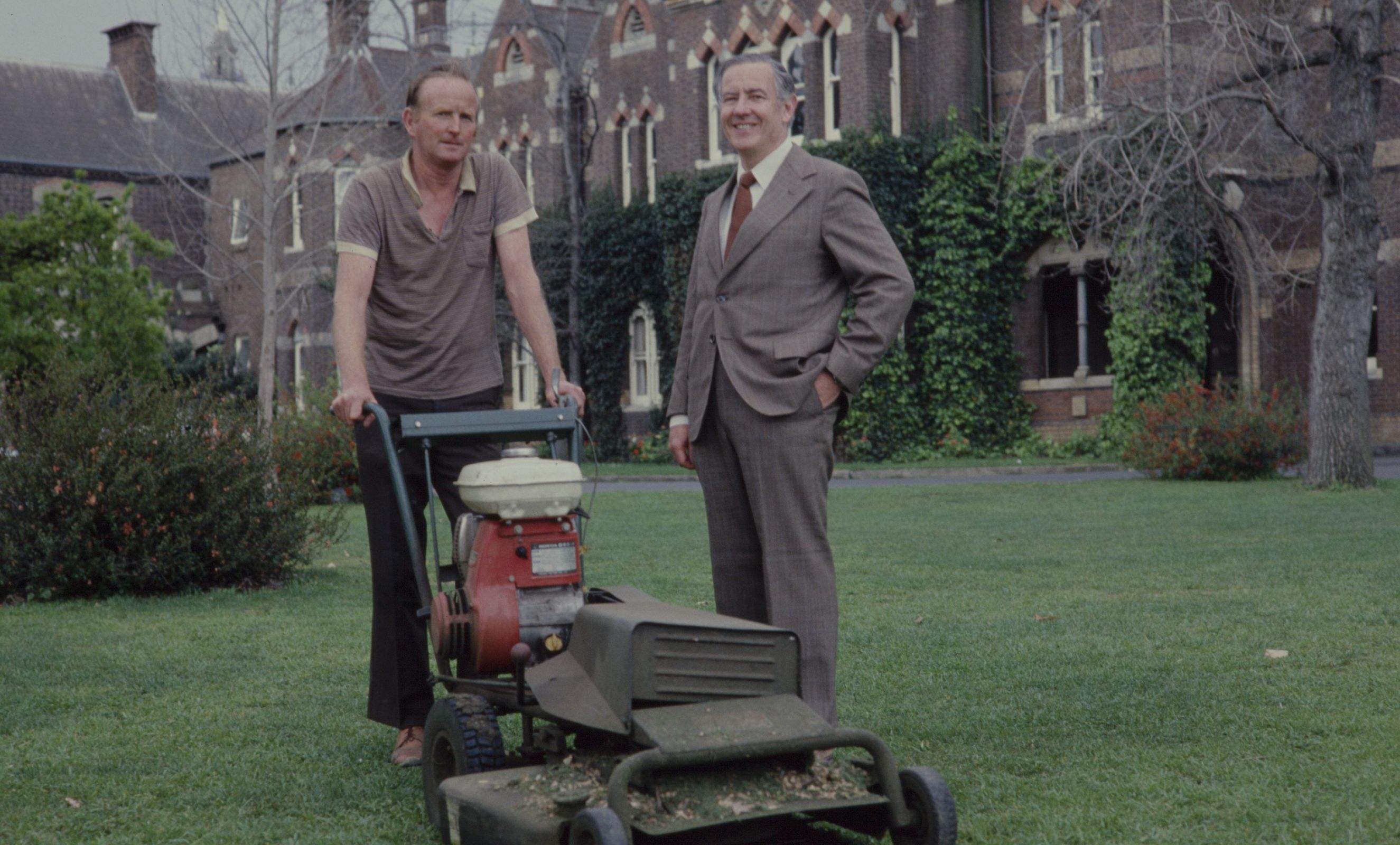 Frank Henagan and Evan Burge on the Bulpadock