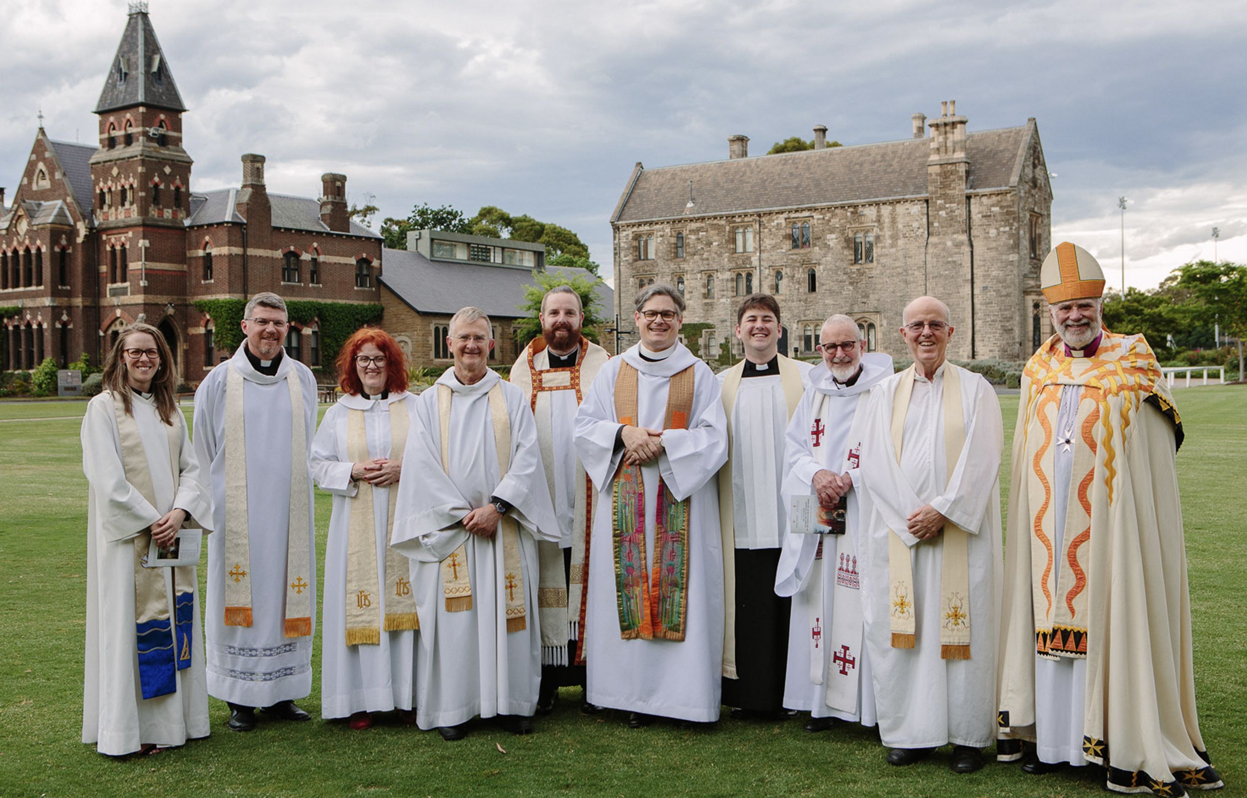 Theological staff and friends of the College gather on the Bulpadock in 2016.